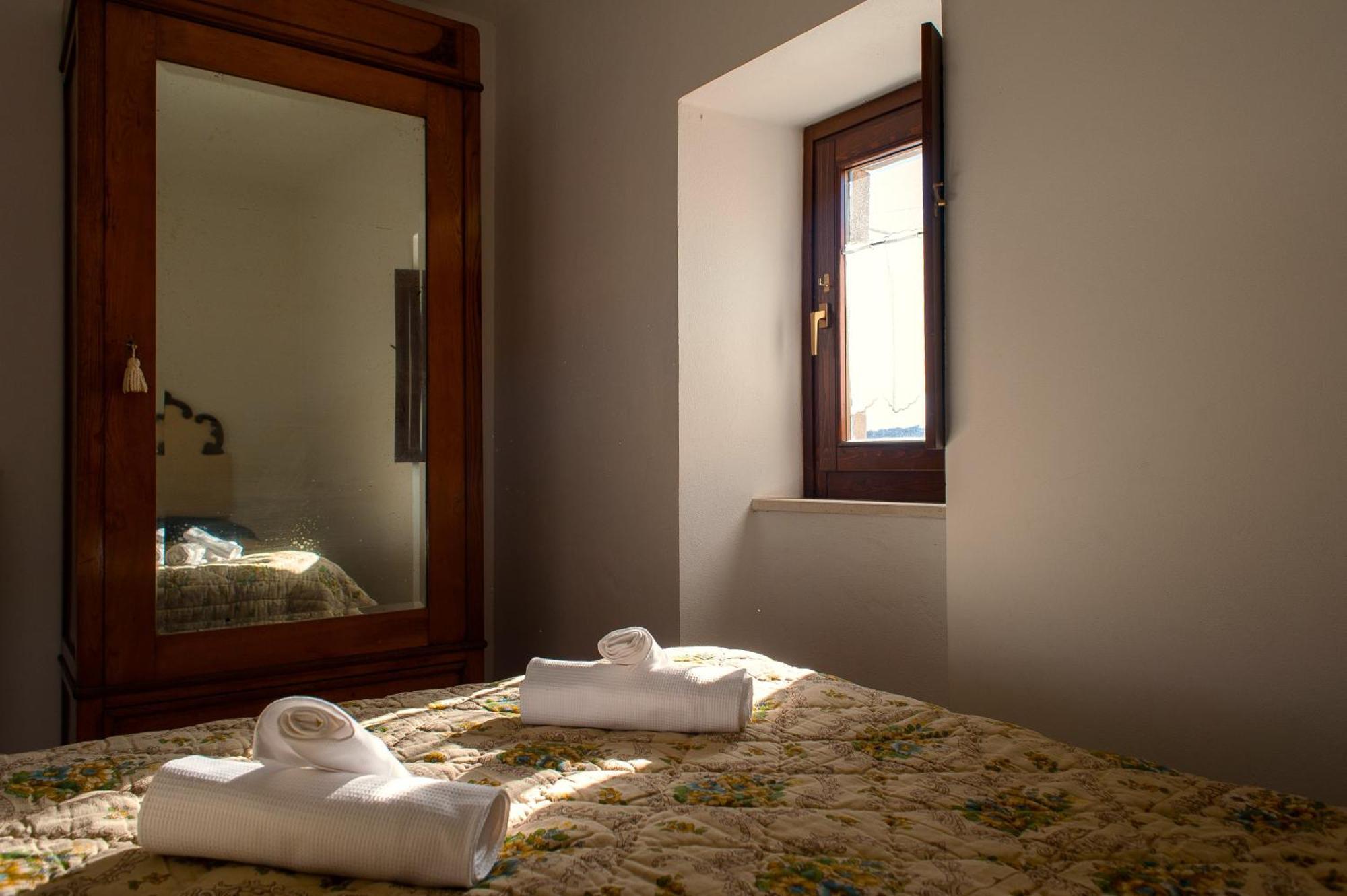 Casa Ladyhawke Apartment Santo Stefano Di Sessanio Ngoại thất bức ảnh
