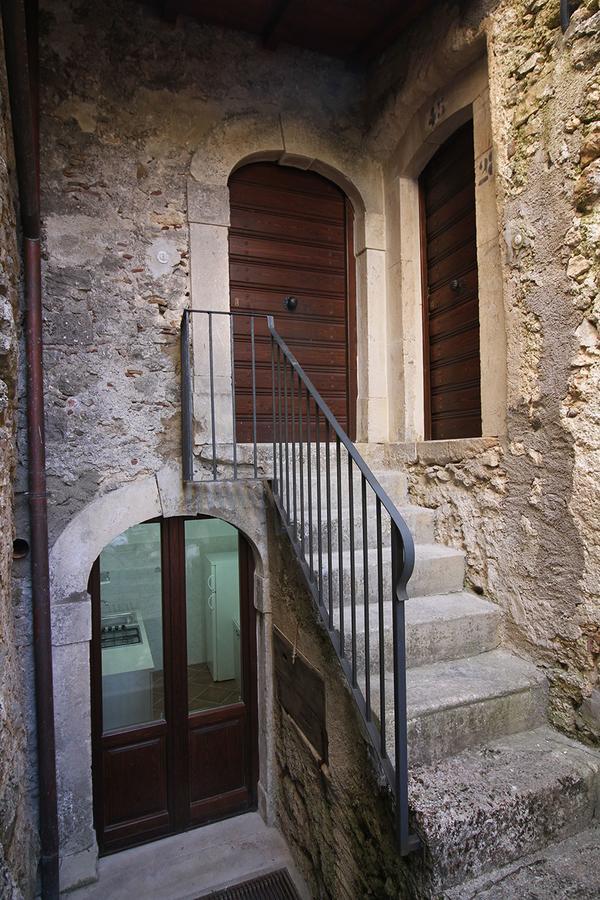 Casa Ladyhawke Apartment Santo Stefano Di Sessanio Ngoại thất bức ảnh